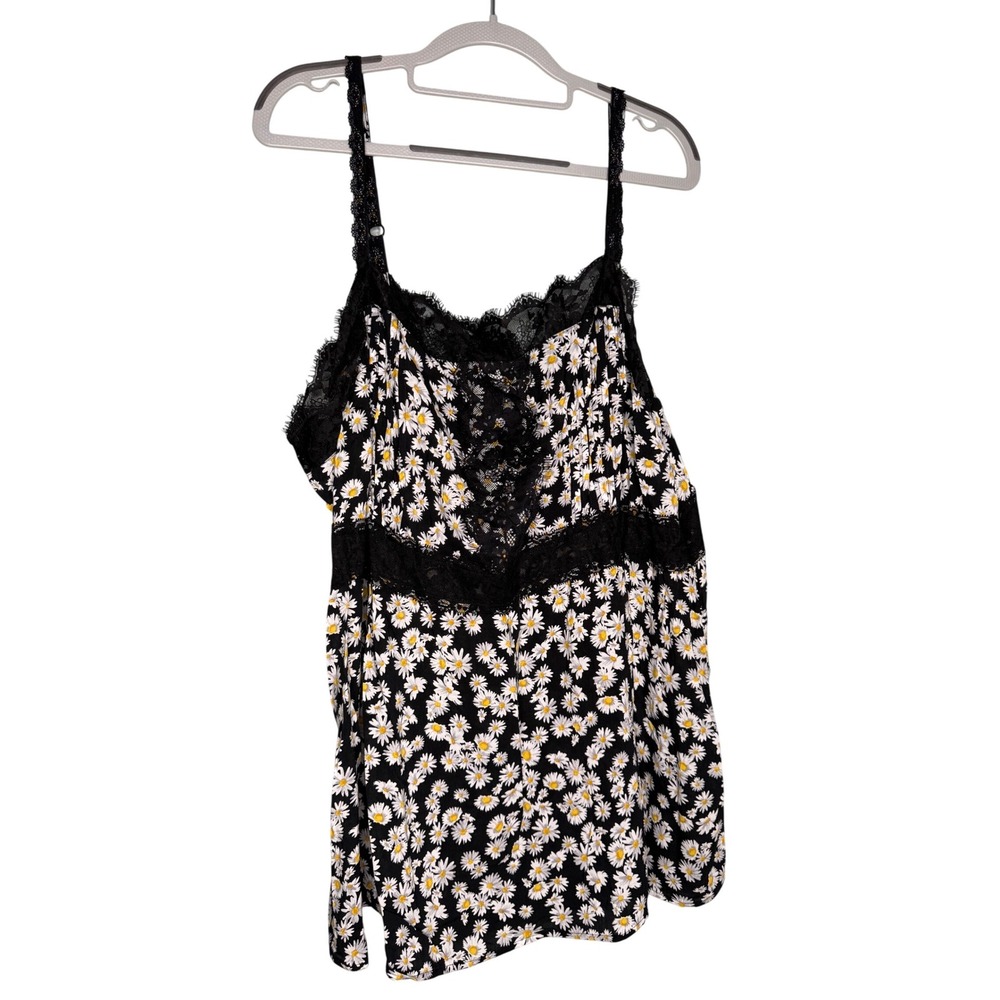 Torrid lace trim cami black floral daisy‎ print